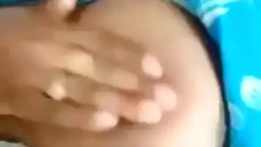 Boudi Showing Milky Boobs