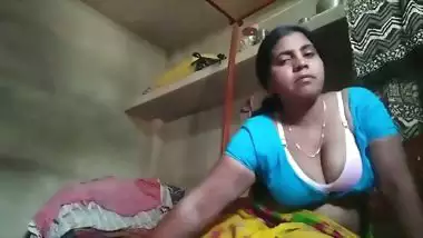 Beautiful housewife vid Desi beautiful...