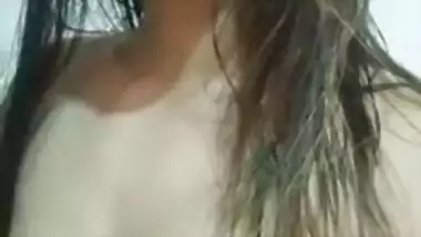 Lecherous Desi mom milking her big heavy boobs for webcam XXX chat