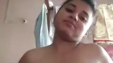 Hot delhi girl parnieeti showing boobs to lover