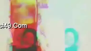 Indian babe is always prepared to satisfy lecherous fans with XXX dance