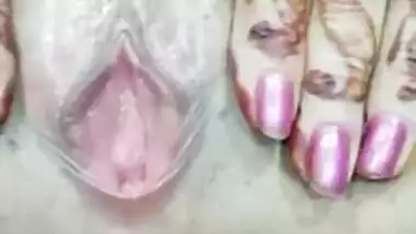 Sexy Indian wife Desi pink pussy play video