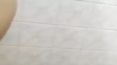 Tanker bhabhi in bathroom