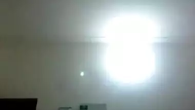 Sexy Pakistani girl showing her nude body on cam