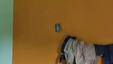 Desi housewife fucks in all positions in xxx desi sex MMS