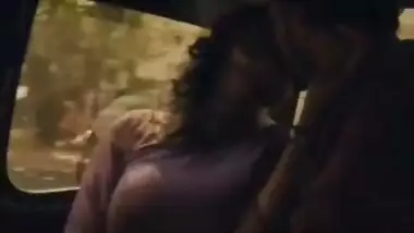 Horny Bhabi Getting Smooched & Fingering in Car