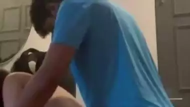 Horny guy drills his sexy GF’s hole in the Indian sex MMS