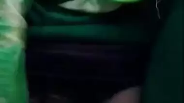Desi girl masturbating pussy with toothbrush