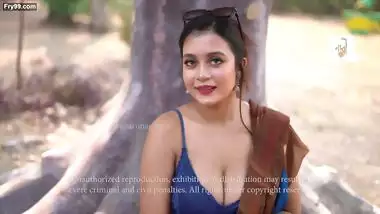 Rimpi NaariMagazine Video (Hot Saree Shoot In Forest)