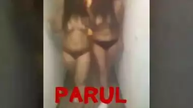 Daring Ravina & Parul Stripping in Hotel Corridor