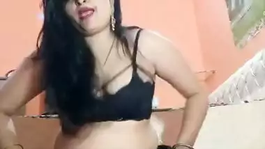 Most Demanded Bhabhi Show Her Big Ass Part 3
