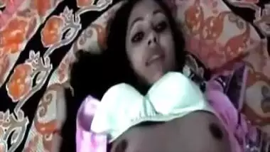 Sexy Tamil bhabhi flaunting her cunt