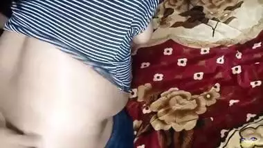 Netu hooked up with a guy from the street and had quick doggystyle anal with dirty talk and loud moaning in Punjabi Hindi