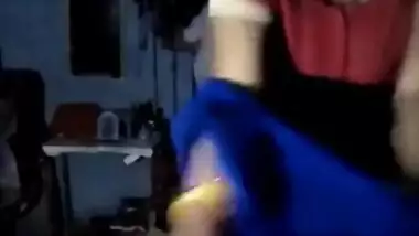 Amateur MMS video of sexy Desi wife performing amazing XXX striptease