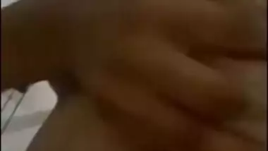Desi Cute Girl Showing tits