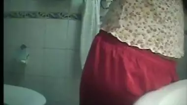 Hot Cousion Filmed In Toilet - Movies.