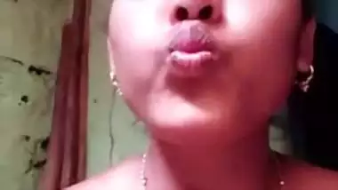 Innocent village girl hirsute cunt show MMS clip
