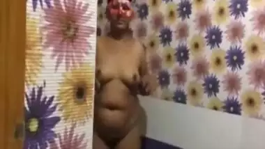380px x 214px - Dipinitta Bathing indian porn mov