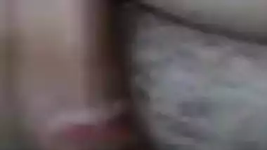 Desi XXX girl shows boobs and rubs pussy on camera in MMS self-footage