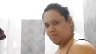 Hot NP Girl On Video Call More Clips