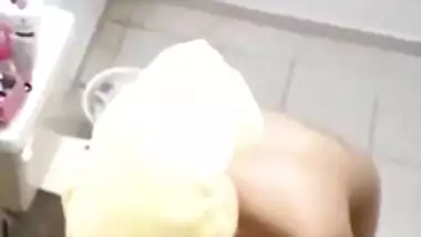 Desi College Girl’s Nude Bath Captured