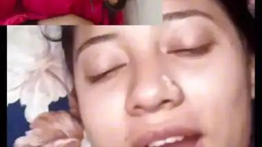Sexy desi office girl showing boobs on video call