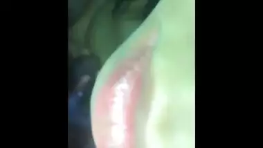 Huhbby pees on dirty talking wife, she says ” Kitna Mootega behen ke Laude”