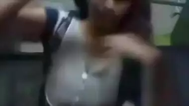 BIGBOOBS DESI BHABHI CHANGING CLOTH