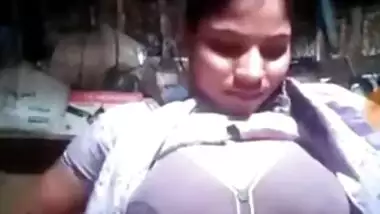 Indian love exposes her XXX titties on phone cam for online sex friend
