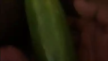 Desi girl takes cucumber in her tight pussy