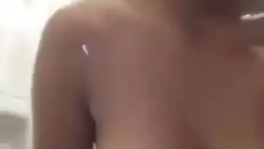 Horny Sexy Girl Bath Video