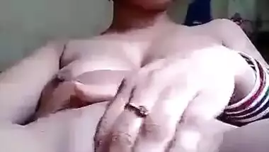 Horny Bhabhi Showing Her Boobs and Pussy