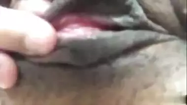 Desi Hot figure wife pussy play