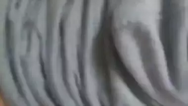 Beautiful figure girl fucked in Indian train and cumshot part 1