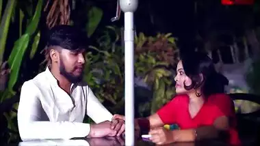 Desi Garam Bhabhi Ne Padoshi Ko Bulakar Chudayi Kari With Desi Bhabhi And Indian Bhabhi