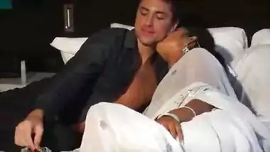 Desi Bhabi fucks British Man- Maya