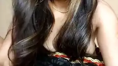 Xxbxxcon - Bhabhi In Black Saree Without Blouse Exposing Boobs indian porn mov