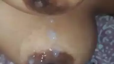 Desi boobs cumshot creampi horney girl friend Desi Boobs Queen