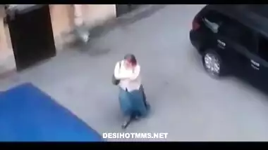 Mumbai college girl caught by during outdoor sex