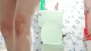 Sexy Tamil Bhabhi reord Her Nude Video