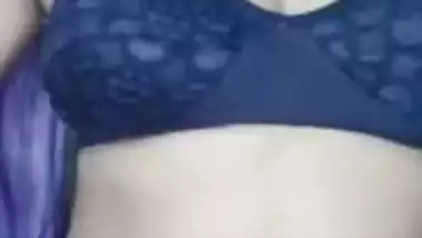 Stripchat young bhabhi showing topless body for money