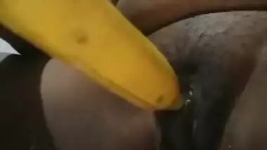 Itchy mature pussy dildoing MMS video