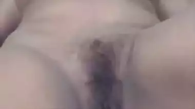 Tamil aunty Fingered by hubby and moaning