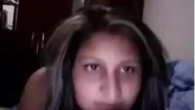 Sexy nri girl on cam showing her self naked.