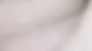 Desi Muslim girl shows boobs and pussy on video call