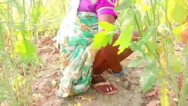 Husband records his filthy Desi wife playing with hairy XXX twat