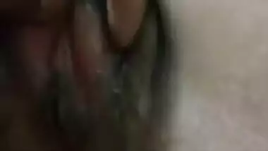 DESI INDIAN CUTE WIFE CAPTURED NUDE BY HUBBY