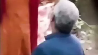 Uncle sucking aunty boobs while walking in park