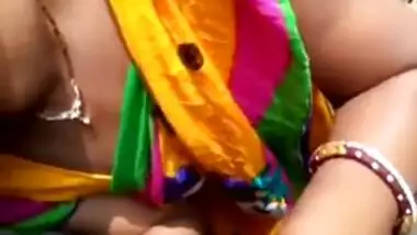 Desi aunty sucking cock