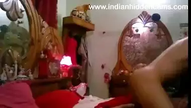 Teen sex video of a hot bhabhi having sex with her young neighbour